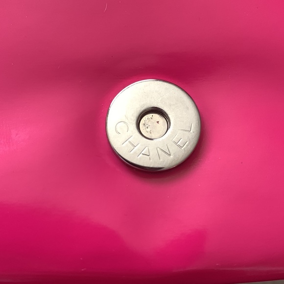 ✨HOST PICK✨CHANEL AUTH HOT PINK Patent Leather Bag - Picture 16 of 16